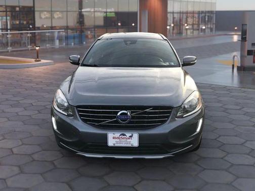 2016 Volvo XC60 T5 Premier