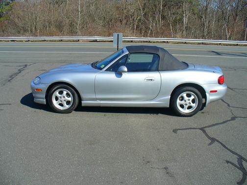 2000 Mazda MX-5 Miata LS