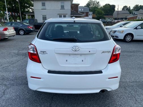White 2009 Toyota Matrix Base