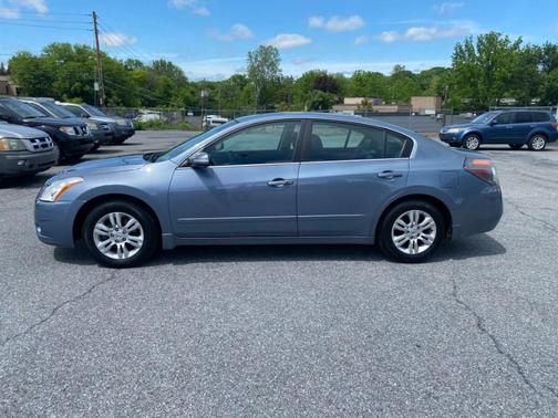 Blue 2010 Nissan Altima 2.5 SL
