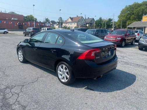 Black 2015 Volvo S60 T5
