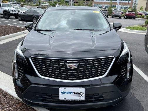 Photo 3 of 34 of 2019 Cadillac XT4 Luxury
