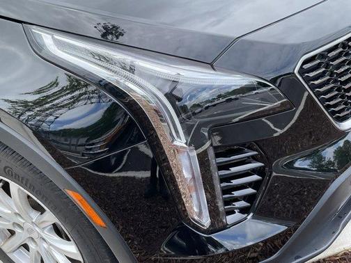 Photo 4 of 34 of 2019 Cadillac XT4 Luxury