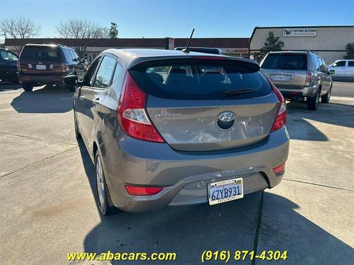 2013 Hyundai Accent SE
