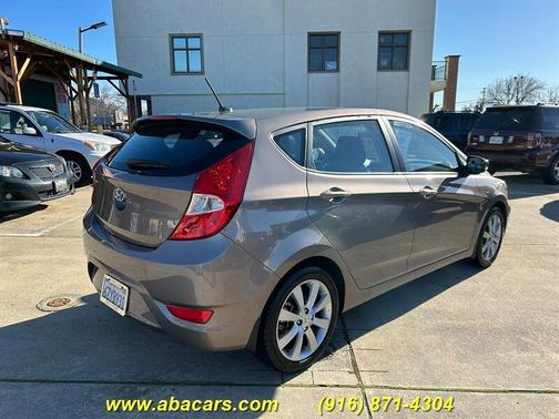 2013 Hyundai Accent SE