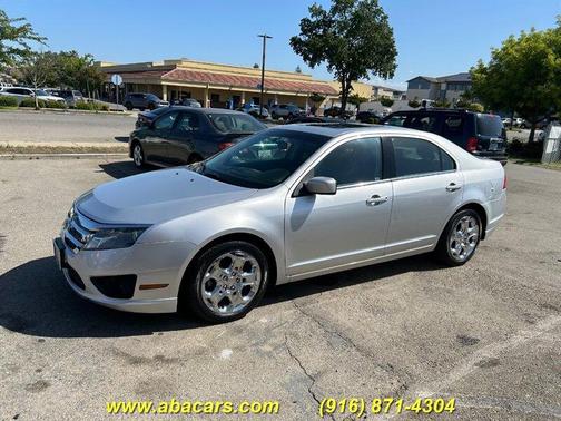 Ingot Silver Metallic 2011 Ford Fusion SE