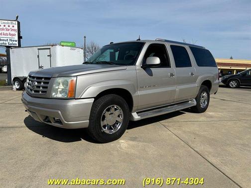 2004 Cadillac Escalade ESV 