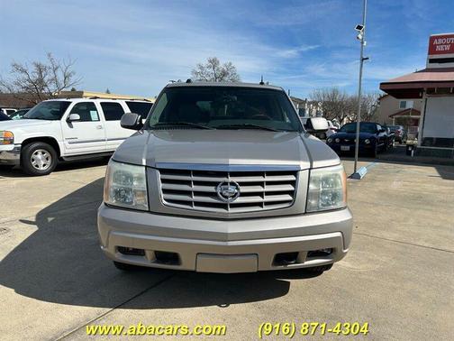 2004 Cadillac Escalade ESV 