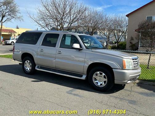 2004 Cadillac Escalade ESV 