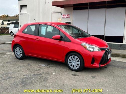 2015 Toyota Yaris LE