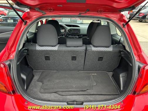 2015 Toyota Yaris LE