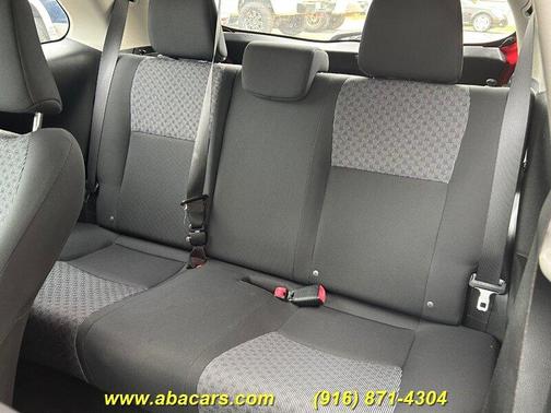 2015 Toyota Yaris LE