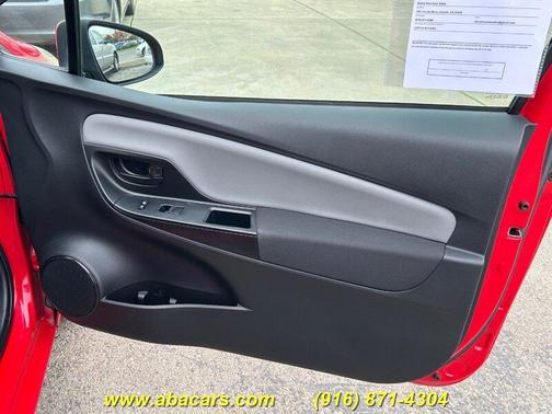 2015 Toyota Yaris LE