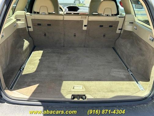 Seashell Metallic 2013 Volvo XC70 3.2