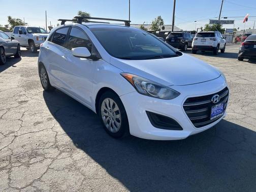 2017 Hyundai Elantra GT Base