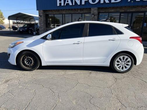 2017 Hyundai Elantra GT Base