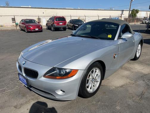 Photo 1 of 10 of 2004 BMW Z4 2.5i Roadster