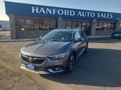 2018 Buick Regal TourX Essence