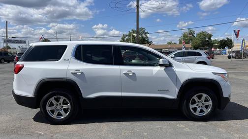 White 2017 GMC Acadia SLE-1