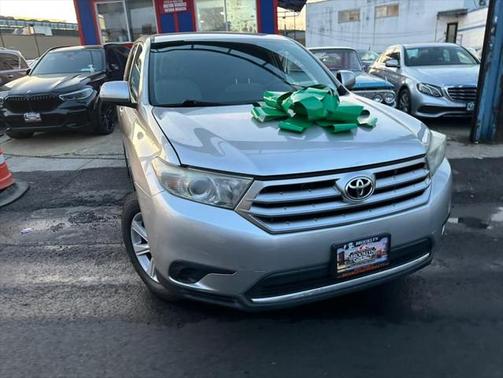 2013 Toyota Highlander SE
