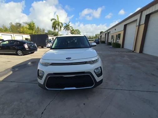 Snow White Pearl 2020 Kia Soul S