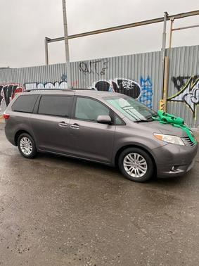 2016 Toyota Sienna XLE Premium