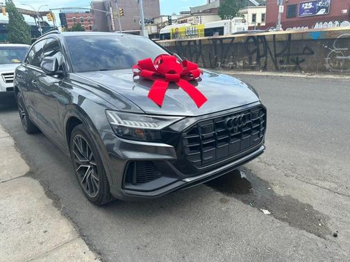 Daytona Gray Pearl Effect 2021 Audi Q8 55 Premium Plus