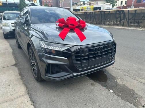 Daytona Gray Pearl Effect 2021 Audi Q8 55 Premium Plus