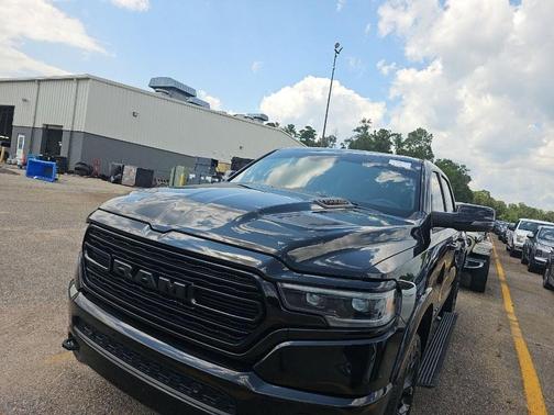 Infinite Black Metallic Clearcoat 2025 Lincoln Navigator Reserve