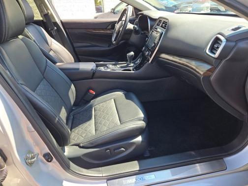 2017 Nissan Maxima Platinum