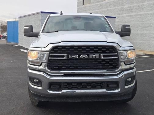 Bright White Clearcoat 2024 RAM 2500 Big Horn Crew Cab 4x4 6'4' Box