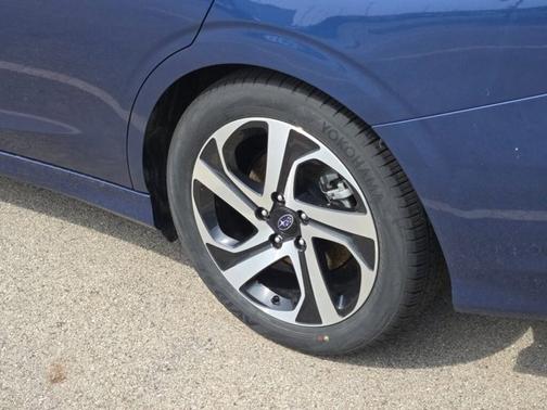 2022 Subaru Legacy Touring XT