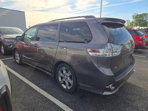 2012 Toyota Sienna SE