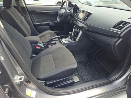 2017 Mitsubishi Lancer SE