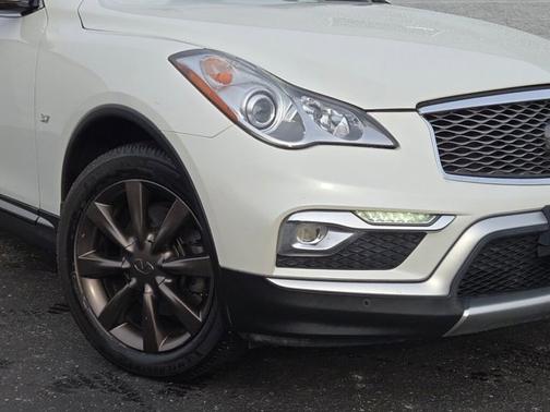 2017 INFINITI QX50 Base