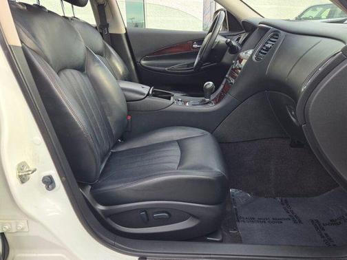 2017 INFINITI QX50 Base