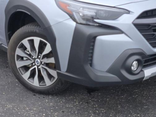 Ice Silver Metallic 2025 Subaru Outback Limited