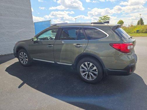 2019 Subaru Outback 2.5i Touring