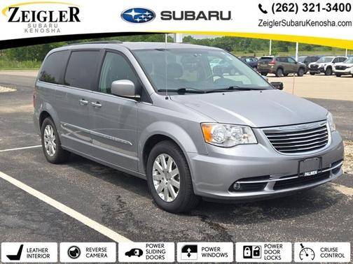 2016 Chrysler Town & Country Touring