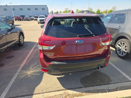 Crimson Red Pearl 2023 Subaru Forester Limited