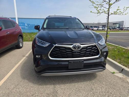 2022 Toyota Highlander Platinum
