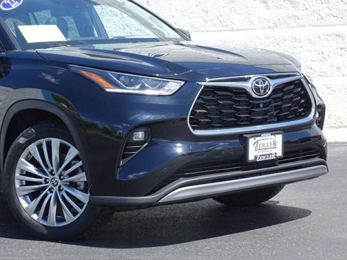 2022 Toyota Highlander Platinum