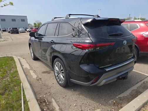 2022 Toyota Highlander Platinum