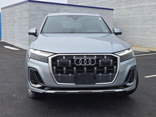 2025 Audi Q7 55 Premium Plus