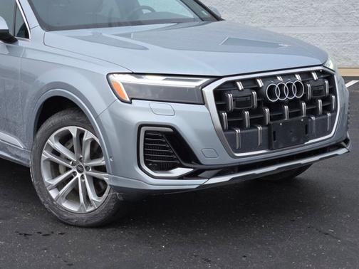 2025 Audi Q7 55 Premium Plus