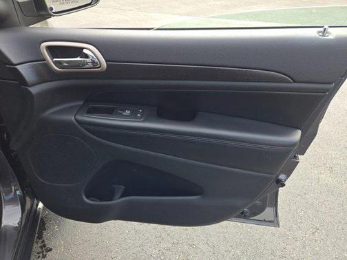 2016 Jeep Grand Cherokee Laredo