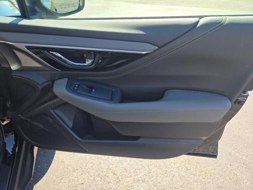 Crystal Black Silica 2023 Subaru Outback Onyx Edition