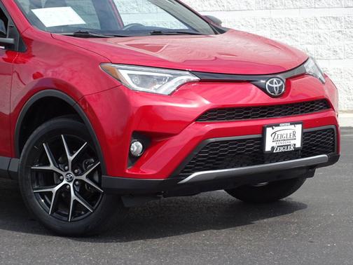 2017 Toyota RAV4 SE