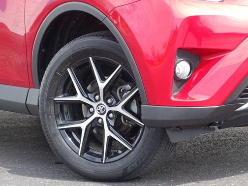 2017 Toyota RAV4 SE