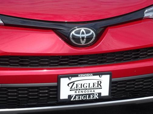 2017 Toyota RAV4 SE